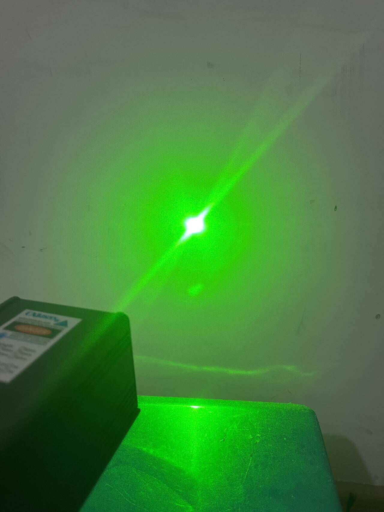 532 نانومتر 200 ميجا واط ليزر  - مراجعة Industrial Laser Pointer وسعره