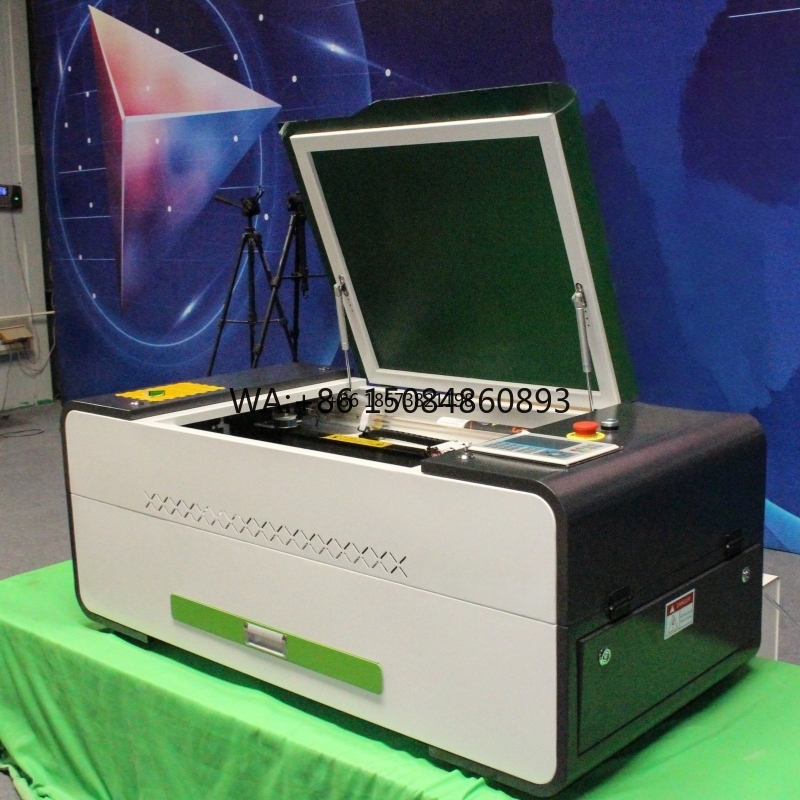 آلة قطع ونقش بالليزر CO2 بقوة  - مراجعة Acrylic Cutting Machine وسعره