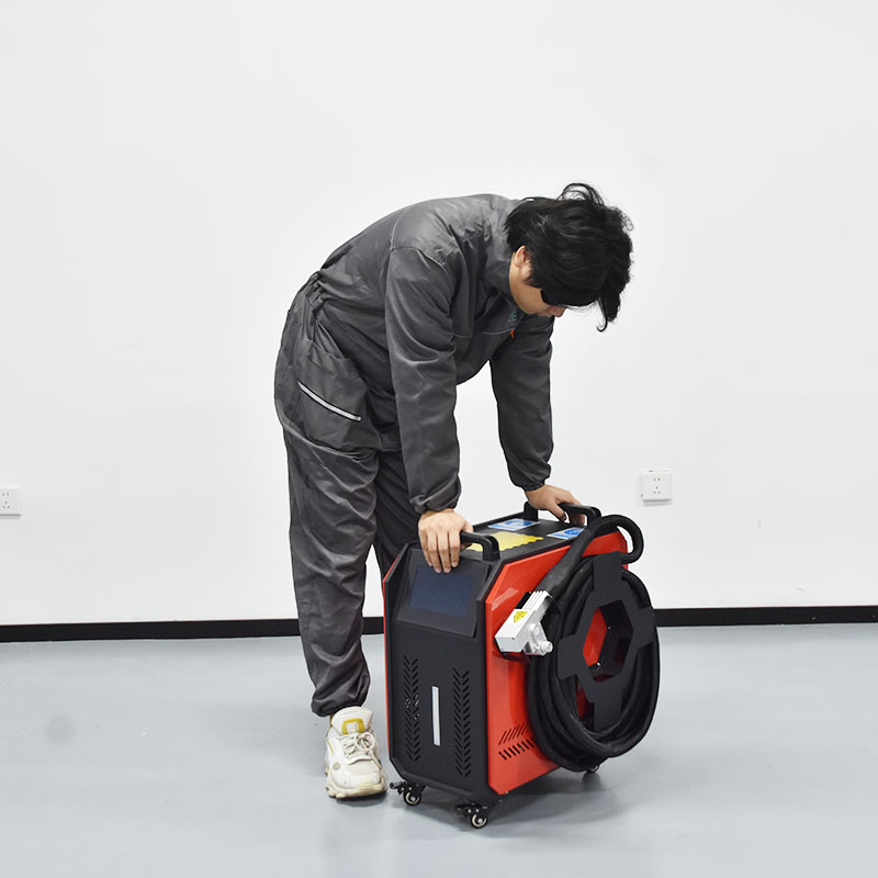 آلة تنظيف بالليزر مبردة بالهوا - مراجعة Industrial Laser Cleaning Machine وسعره