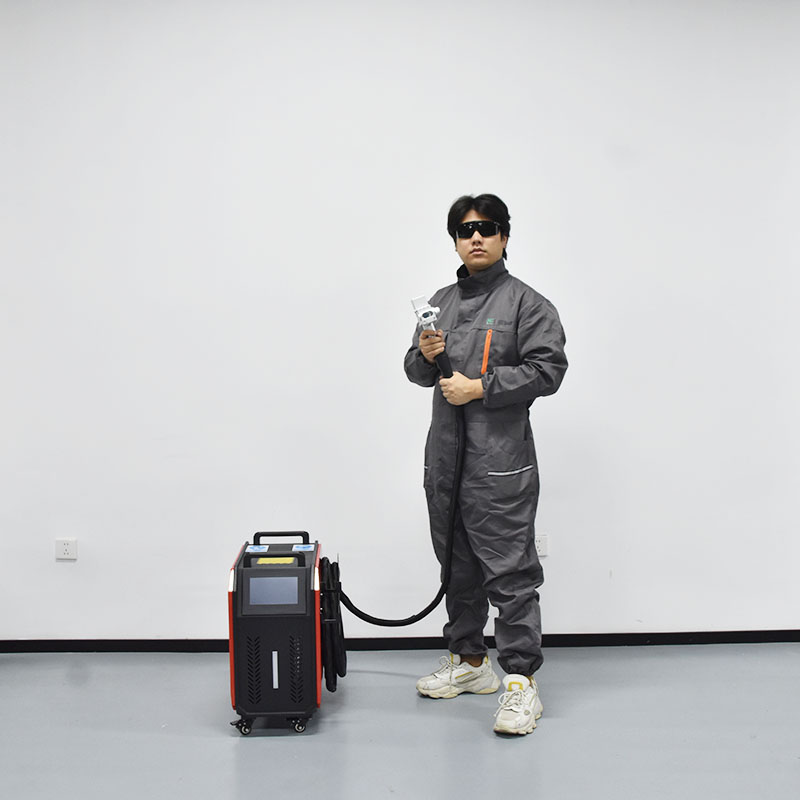 آلة تنظيف بالليزر مبردة بالهوا - مراجعة Industrial Laser Cleaning Machine وسعره